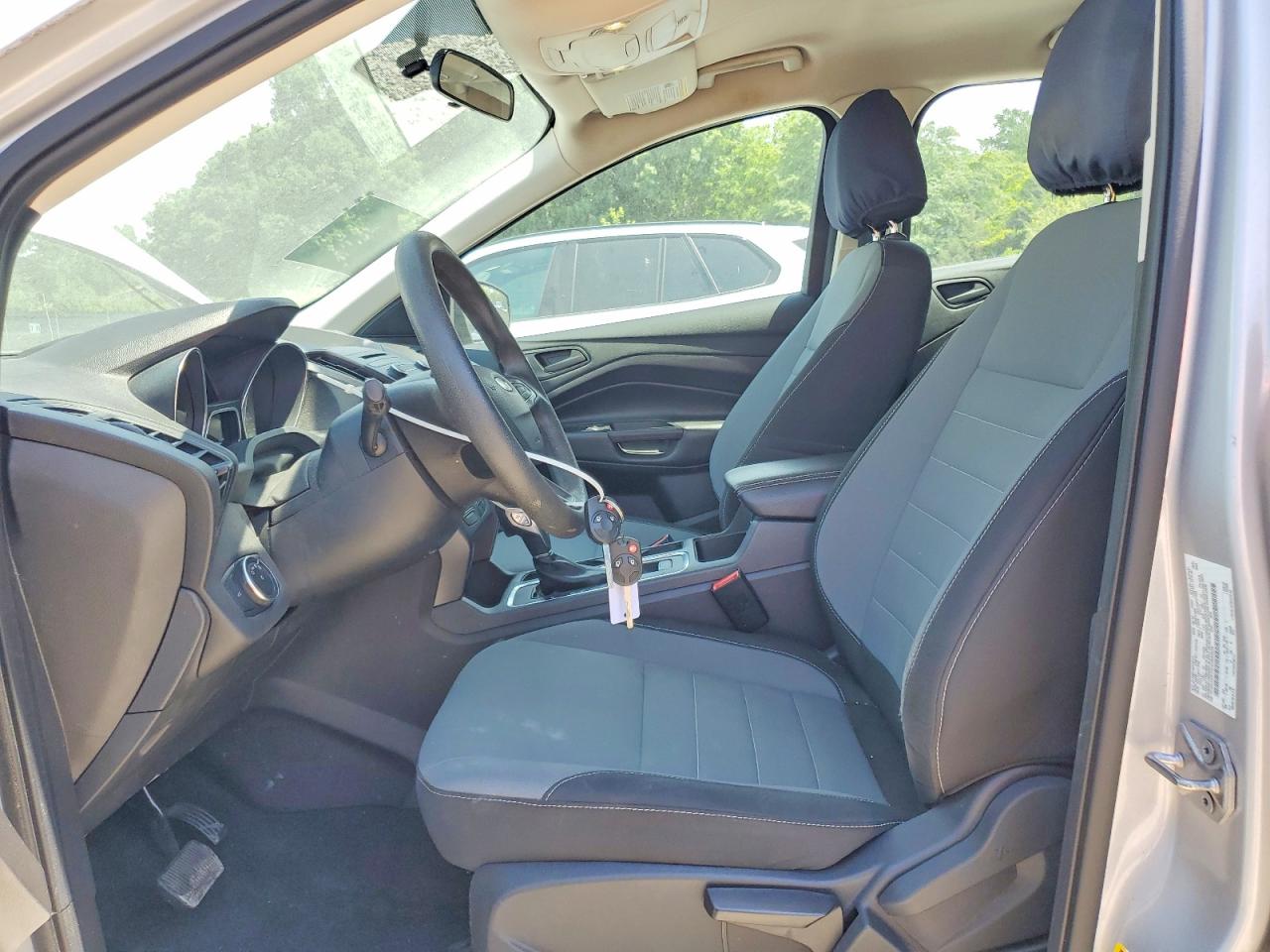2017 FORD ESCAPE S photo 19