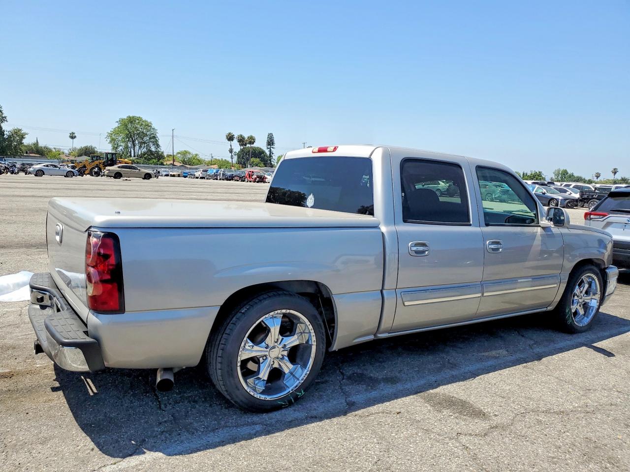 2004 CHEVROLET SILVERADO C1500 photo 5