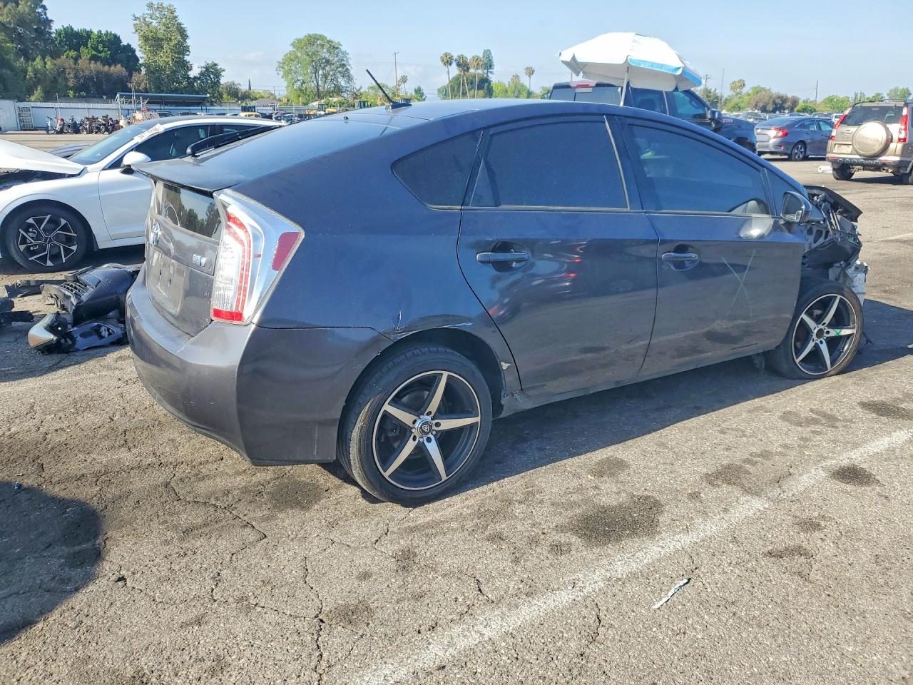 2012 TOYOTA PRIUS THREE photo 5