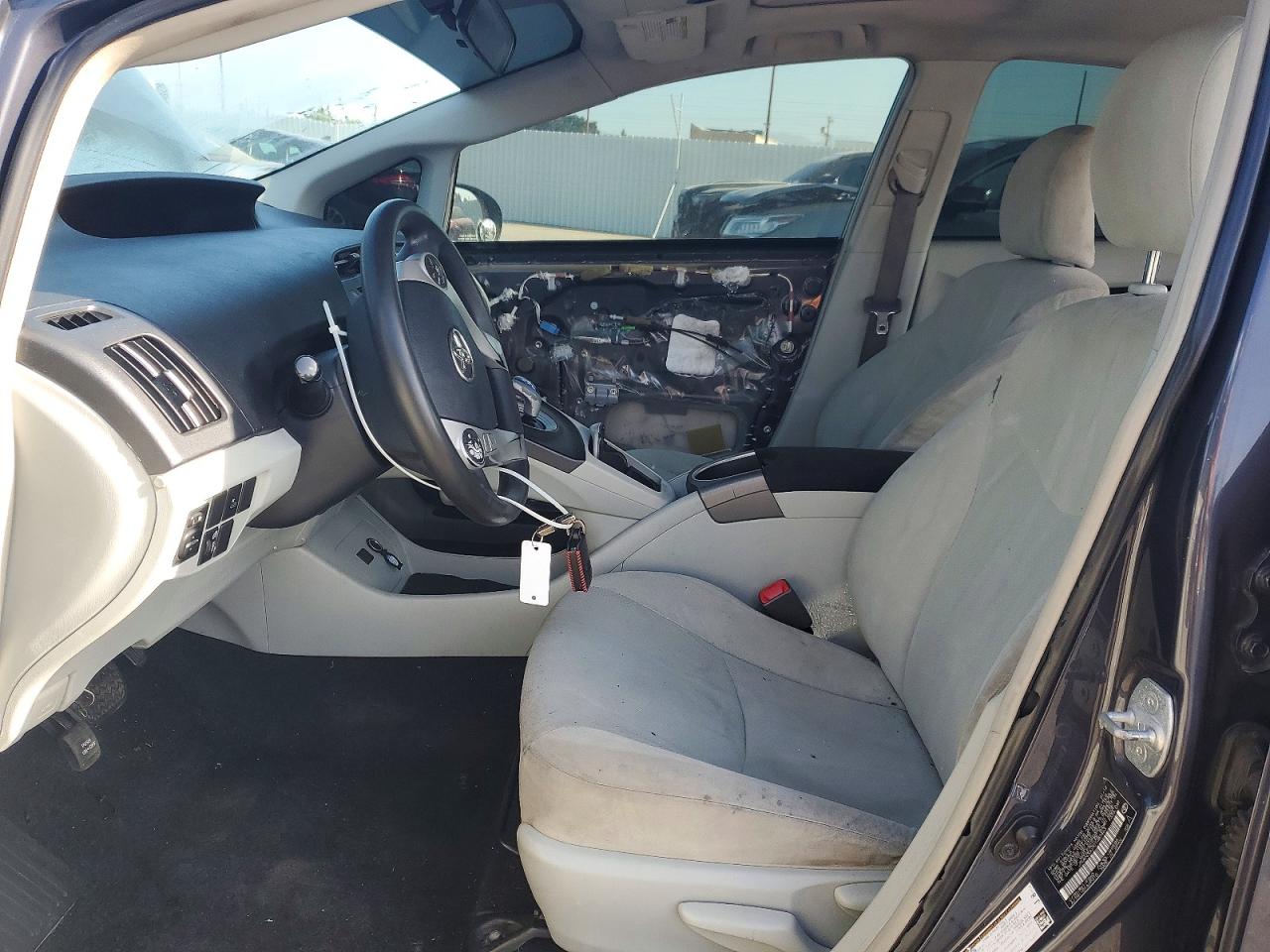 2012 TOYOTA PRIUS THREE photo 13