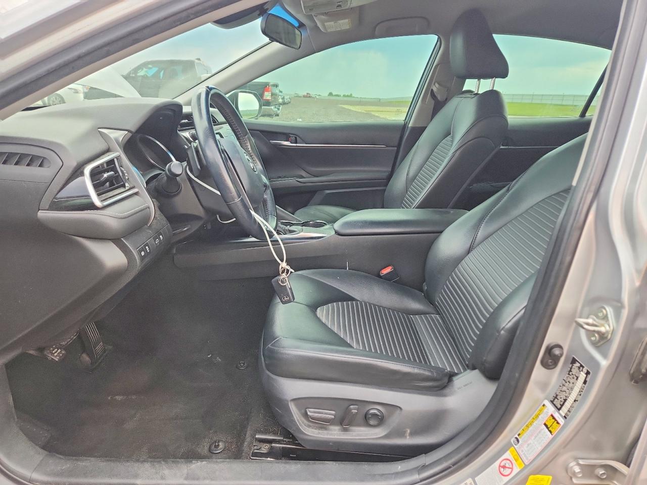 2018 TOYOTA CAMRY SE photo 13