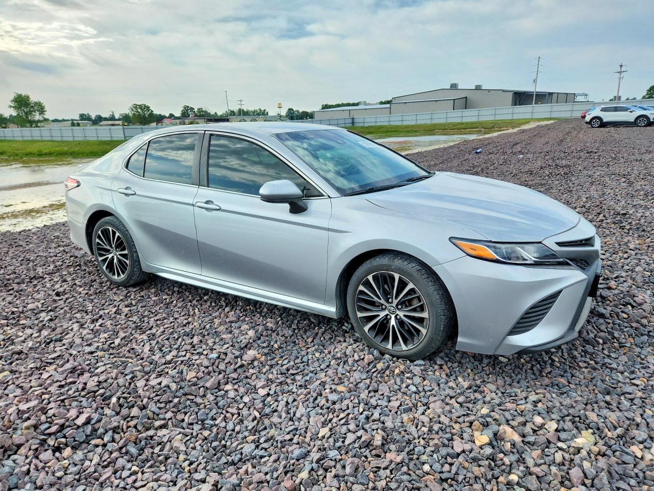 2018 TOYOTA CAMRY SE photo 7