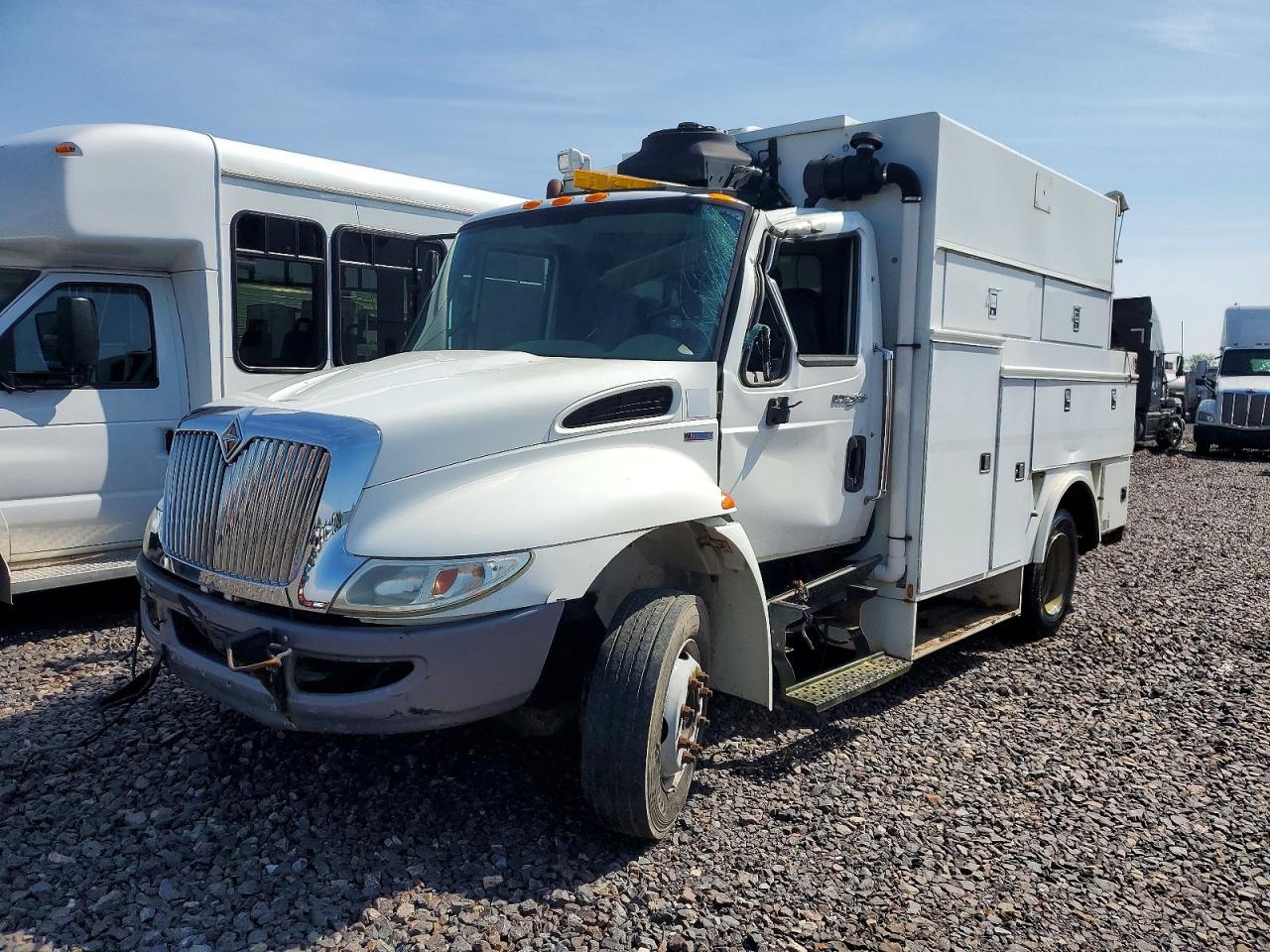 2010 INTERNATIONAL 4000 4300 - BUCKET TRUCK photo 4