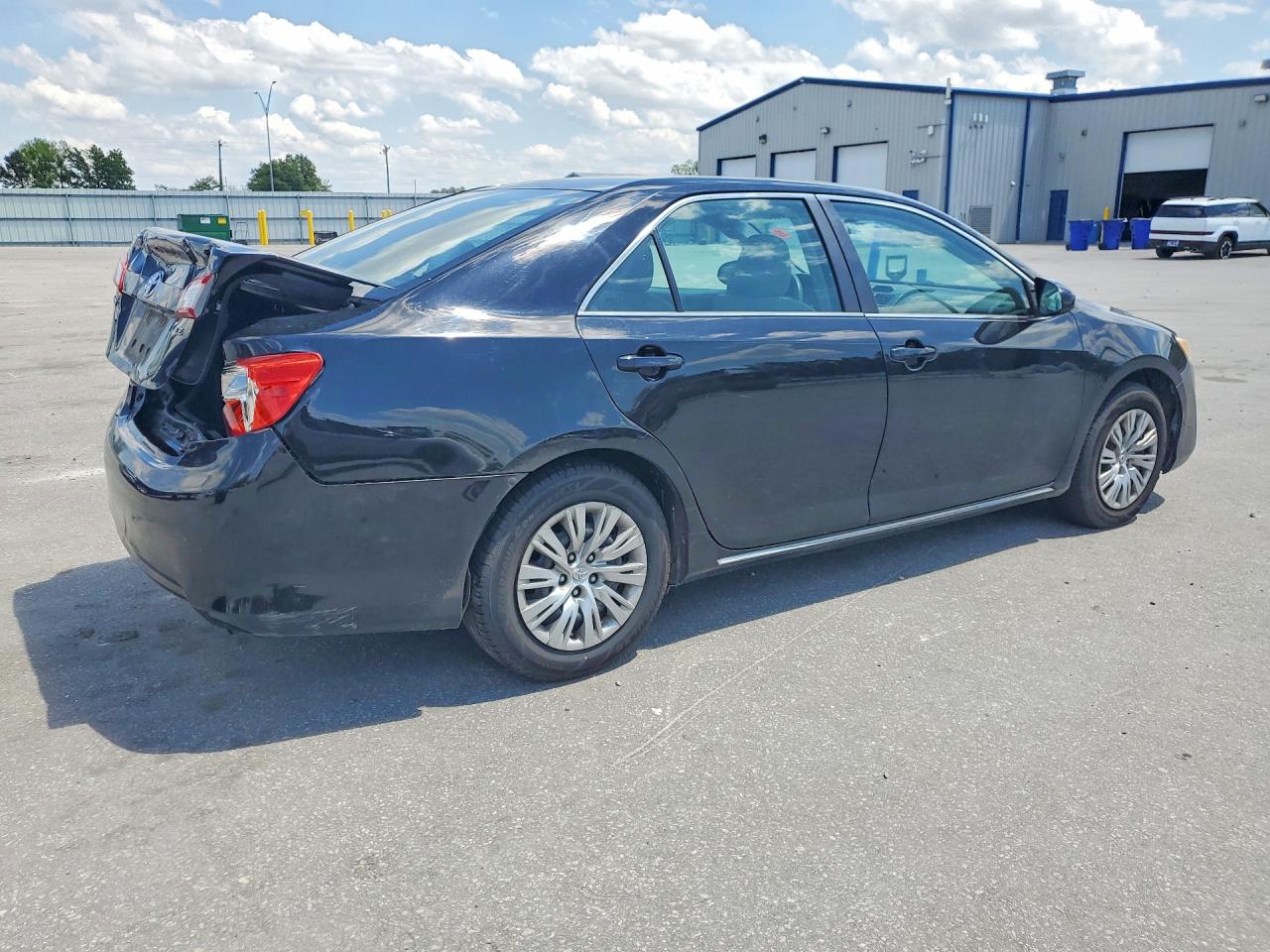2012 TOYOTA CAMRY LE photo 5