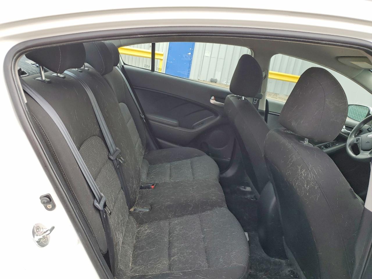 2017 KIA FORTE LX photo 19