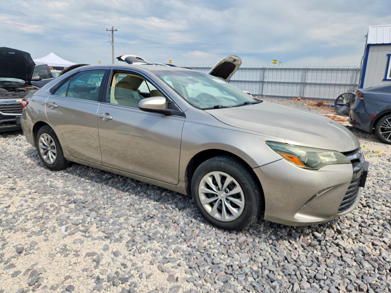2017 TOYOTA CAMRY LE photo 10