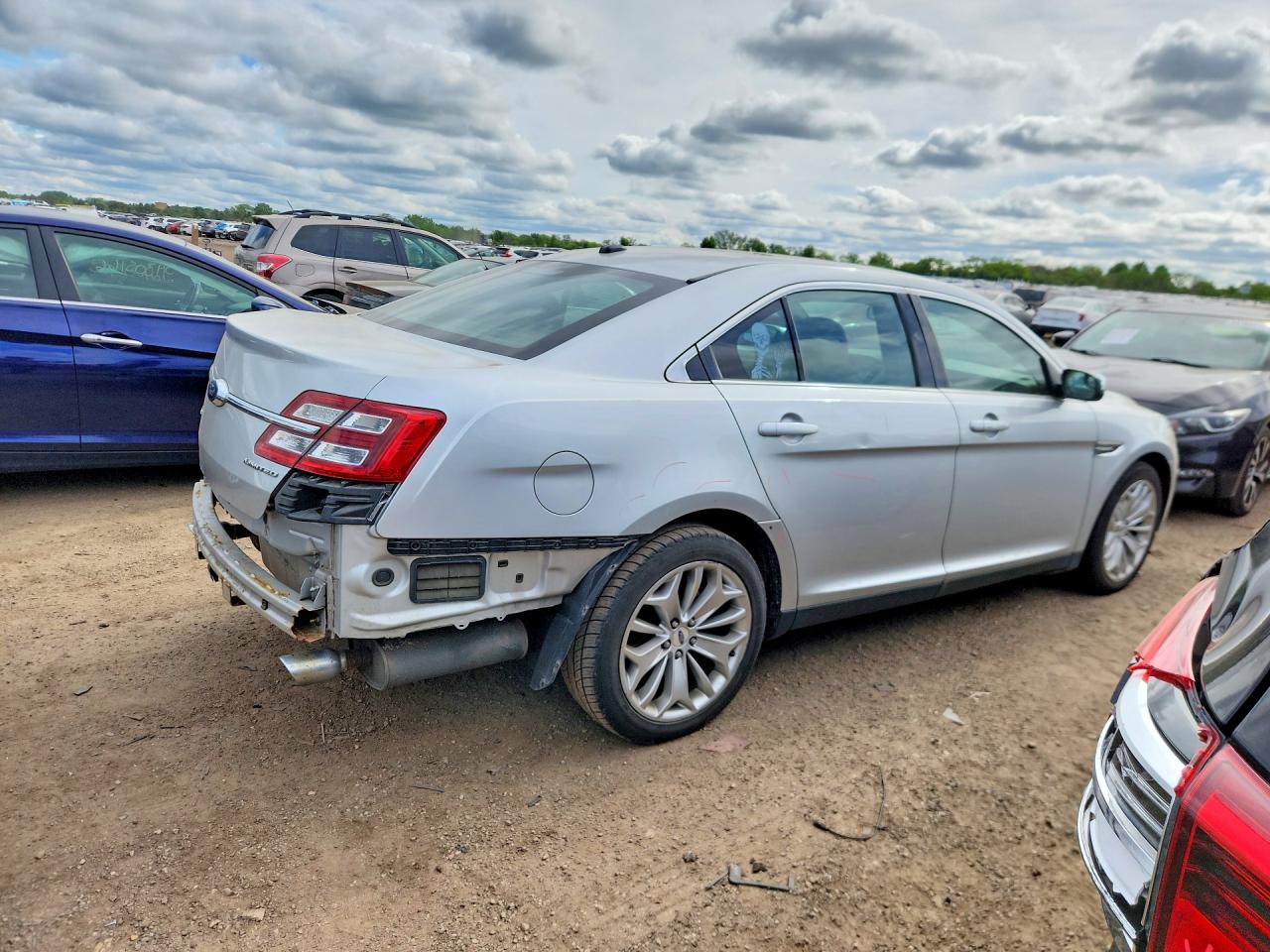 2015 FORD TAURUS LIMITED photo 5