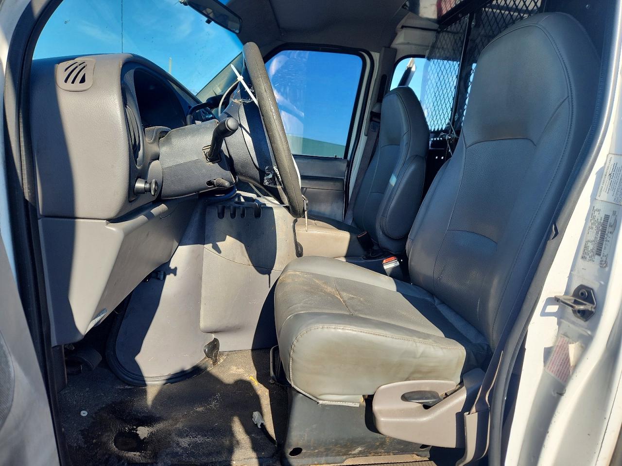 2002 FORD ECONOLINE photo 19