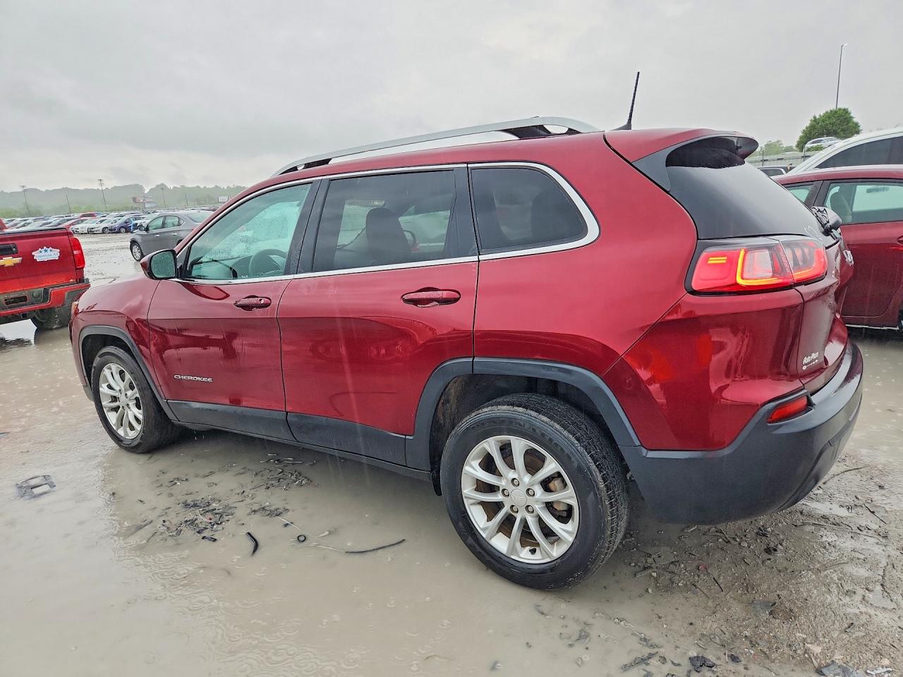 2019 JEEP CHEROKEE LATITUDE photo 2