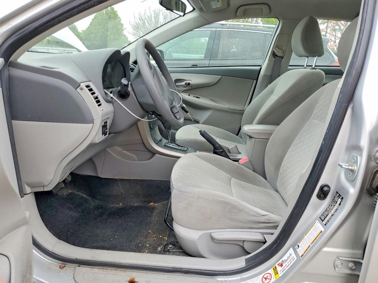 2009 TOYOTA COROLLA photo 7
