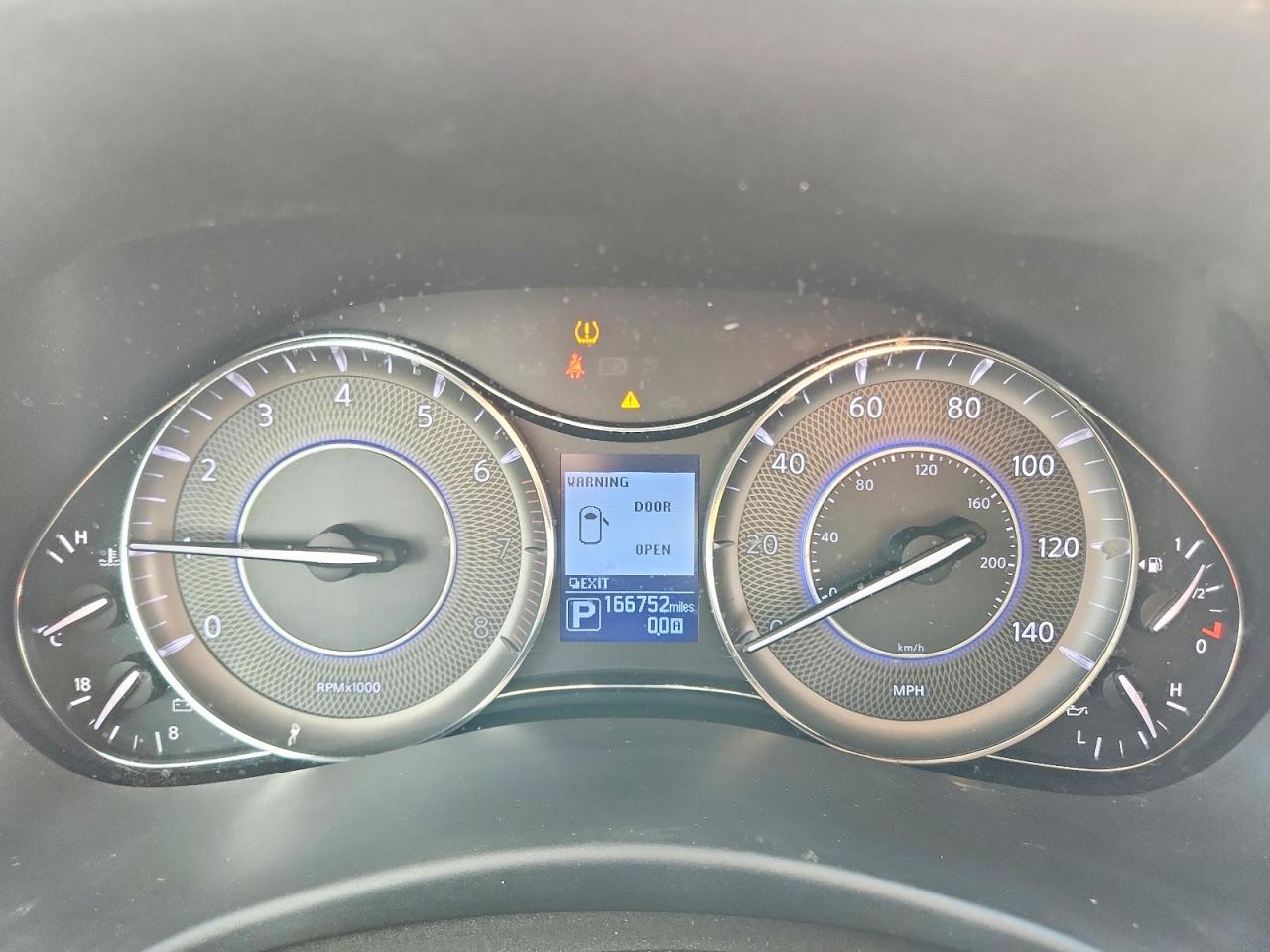 2017 INFINITI QX80 BASE photo 17