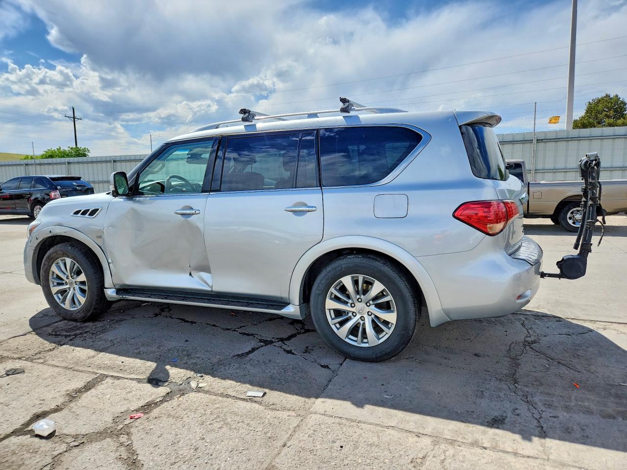2017 INFINITI QX80 BASE photo 3