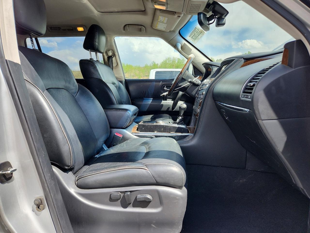 2017 INFINITI QX80 BASE photo 13
