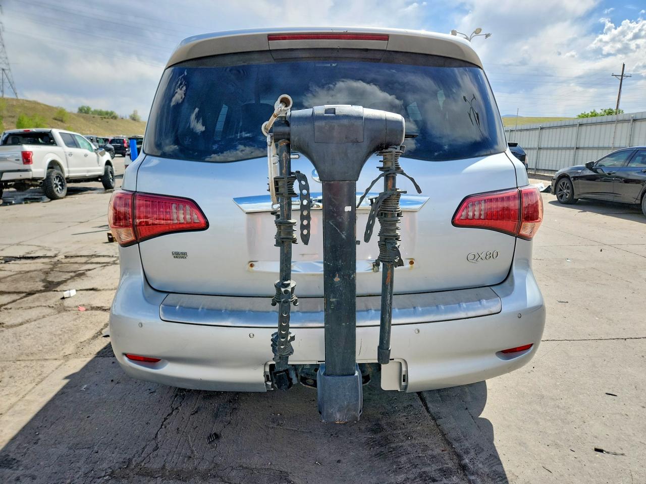 2017 INFINITI QX80 BASE photo 11