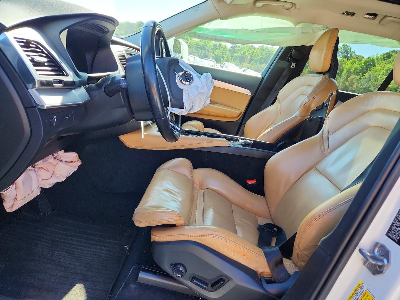 2016 VOLVO XC90 T6 photo 19
