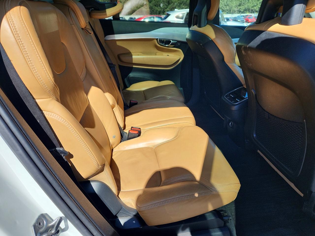 2016 VOLVO XC90 T6 photo 31
