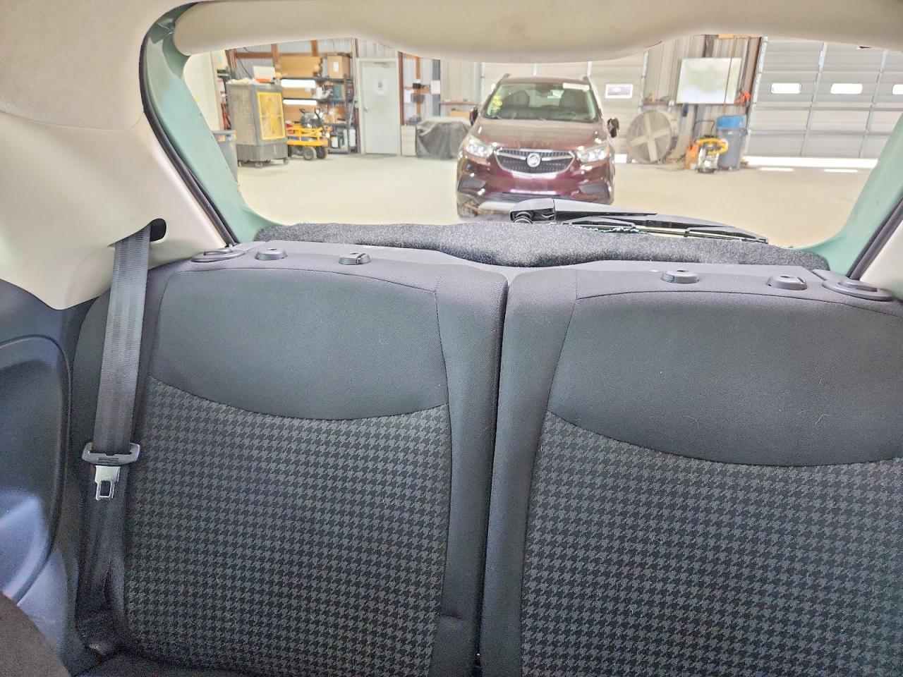 2017 FIAT 500 POP photo 19