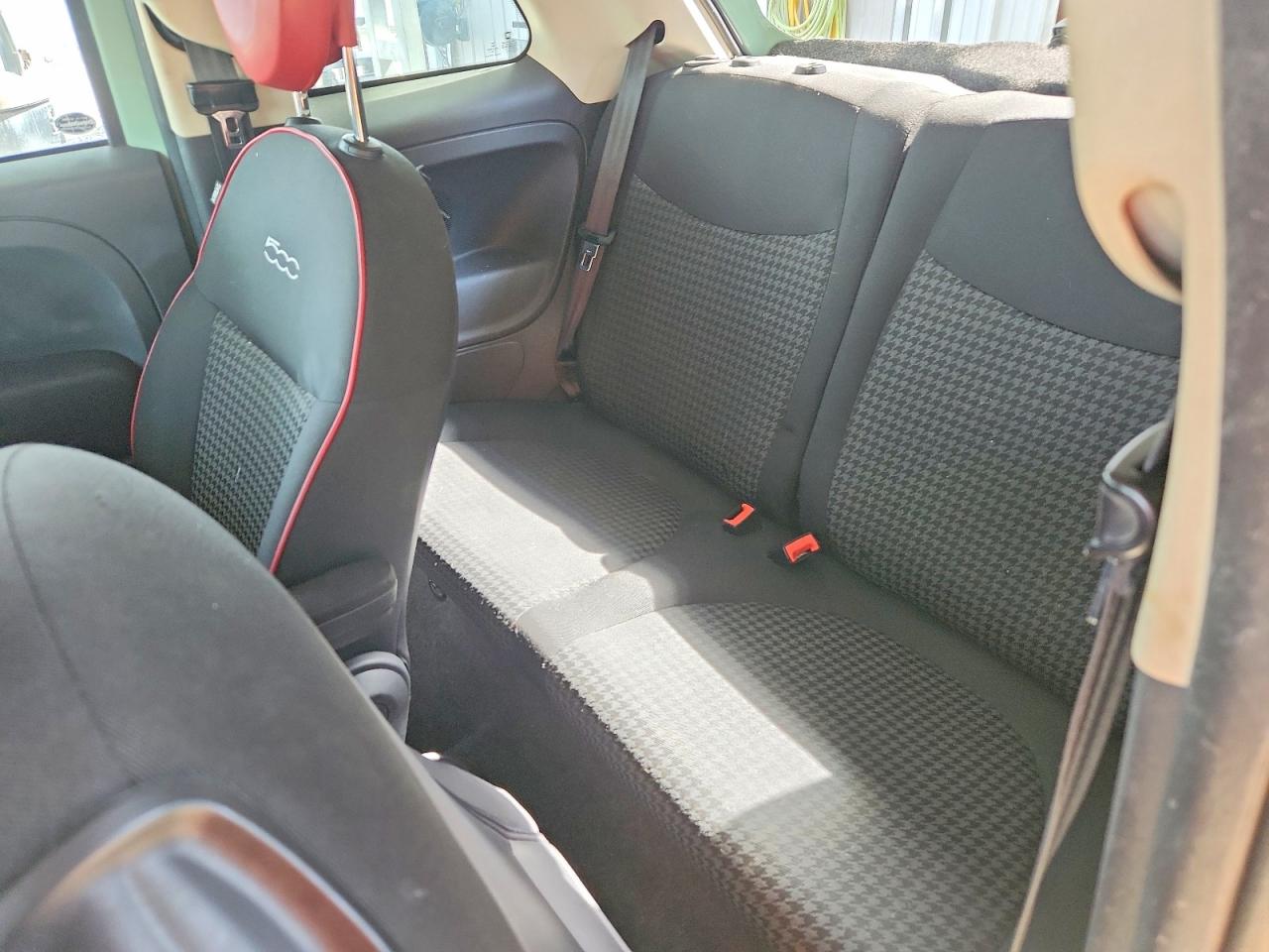 2017 FIAT 500 POP photo 21
