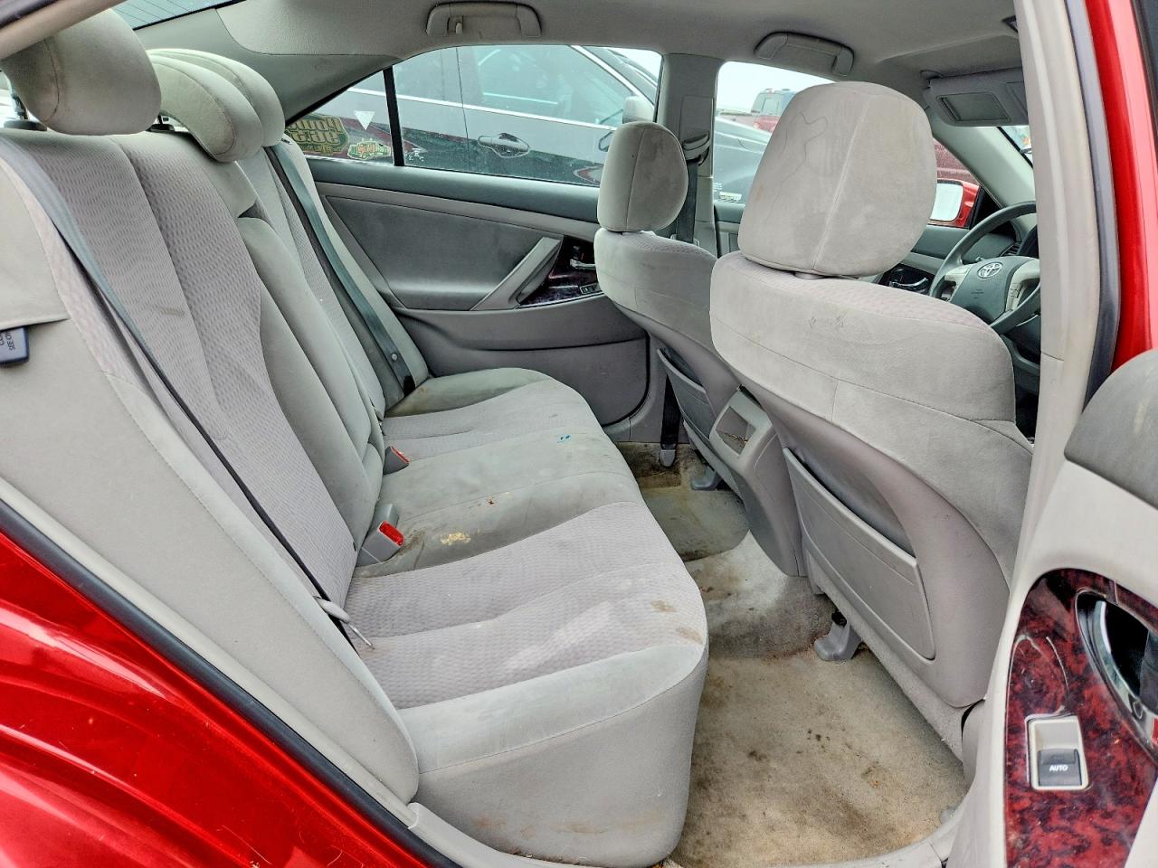 2011 TOYOTA CAMRY LE V6 photo 19