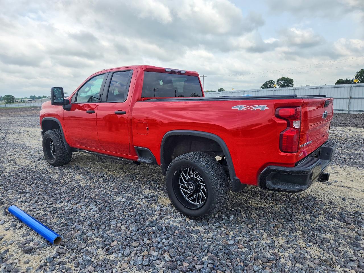 2023 CHEVROLET SILVERADO K2500 CUSTOM photo 2