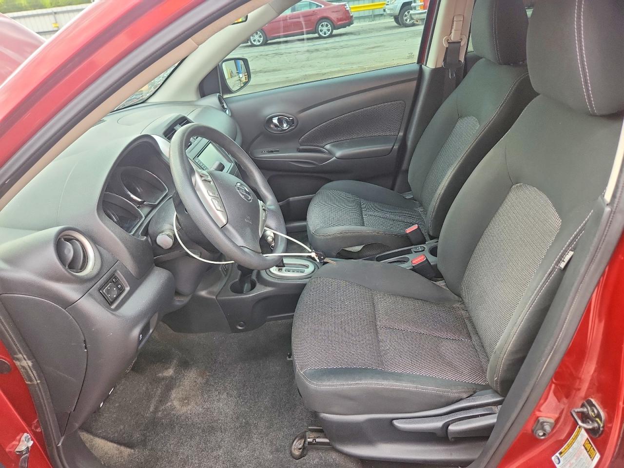 2019 NISSAN VERSA SV photo 19
