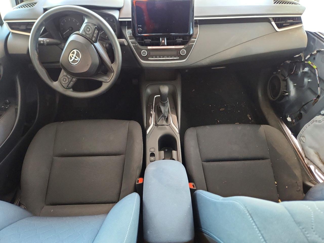 2025 TOYOTA COROLLA LE photo 8