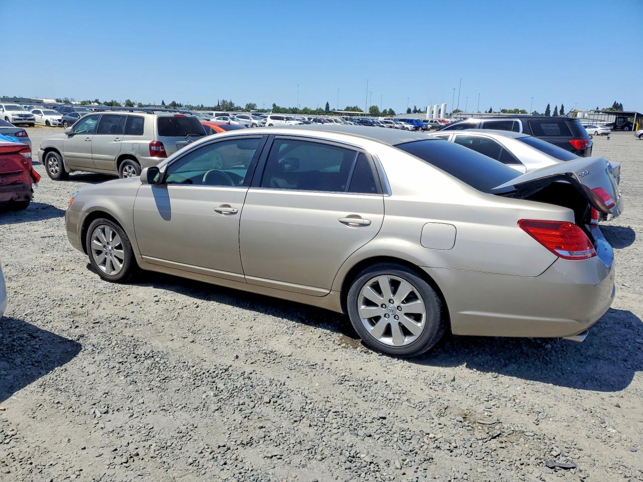 2005 TOYOTA AVALON XLS photo 2
