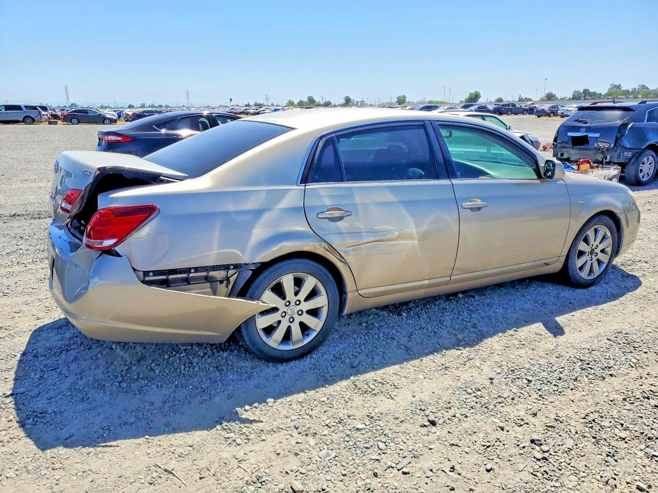 2005 TOYOTA AVALON XLS photo 3