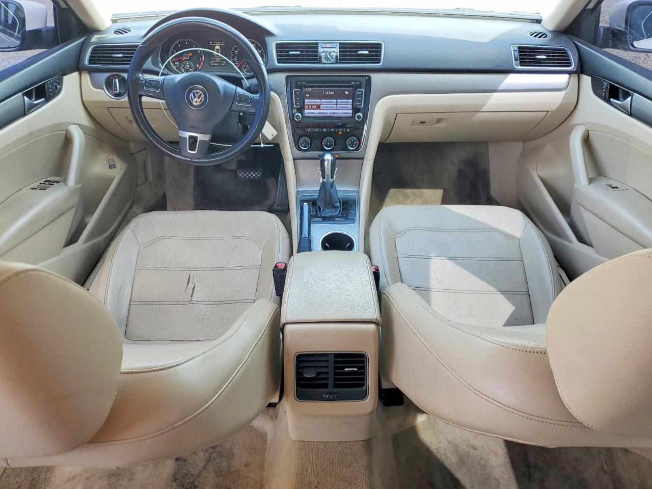 2014 VOLKSWAGEN PASSAT SE photo 15