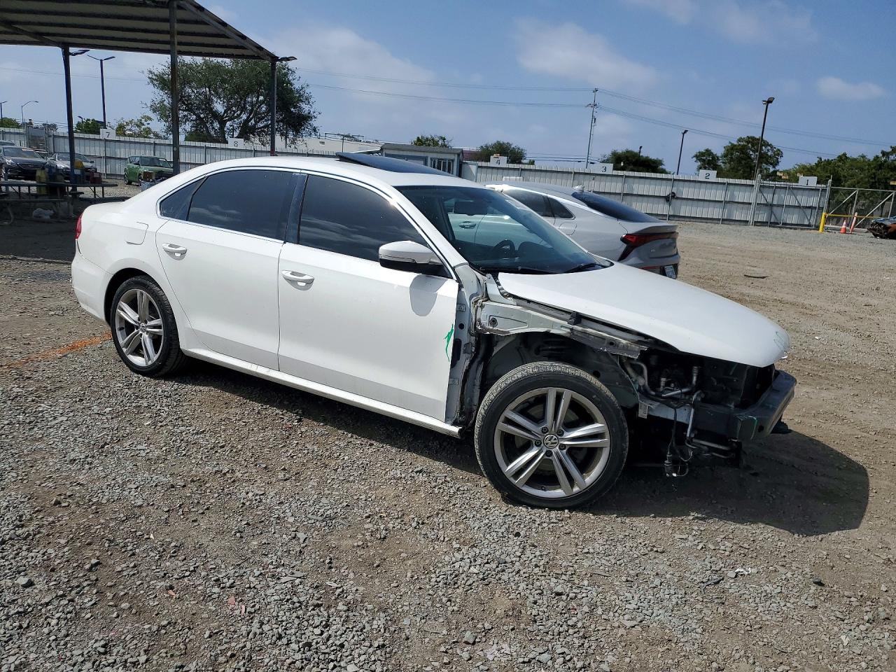 2014 VOLKSWAGEN PASSAT SE photo 7