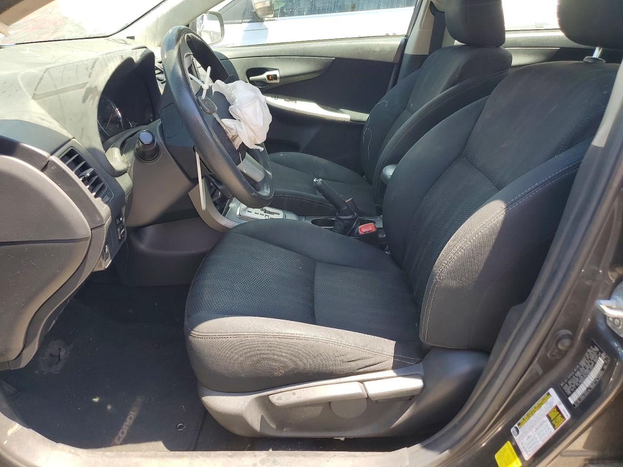 2012 TOYOTA COROLLA S photo 19