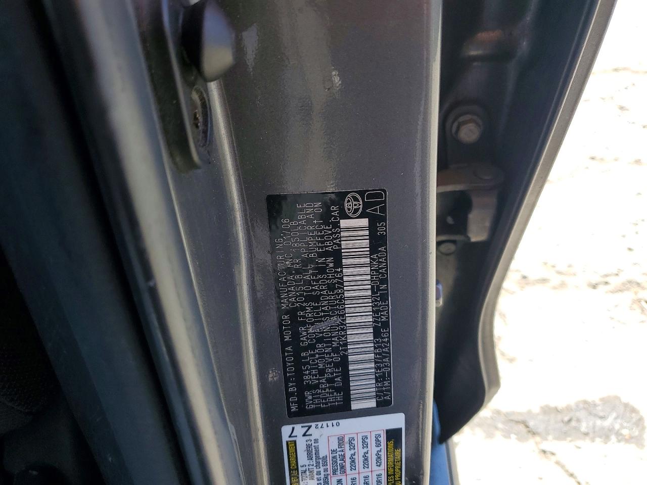 2006 TOYOTA COROLLA MATRIX XR photo 23