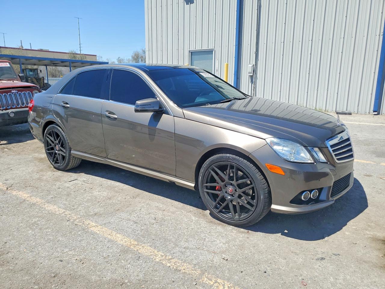 2010 MERCEDES-BENZ E 550 4MATIC photo 10