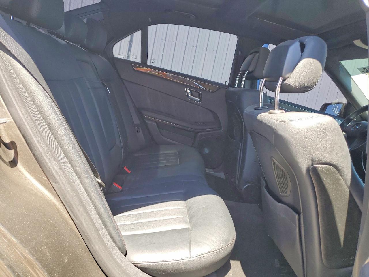 2010 MERCEDES-BENZ E 550 4MATIC photo 28