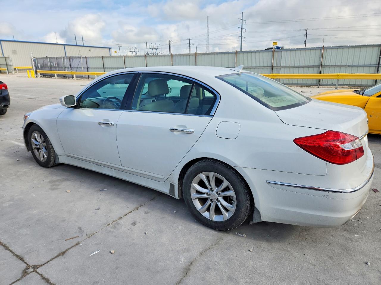 2013 HYUNDAI GENESIS 3.8L photo 4