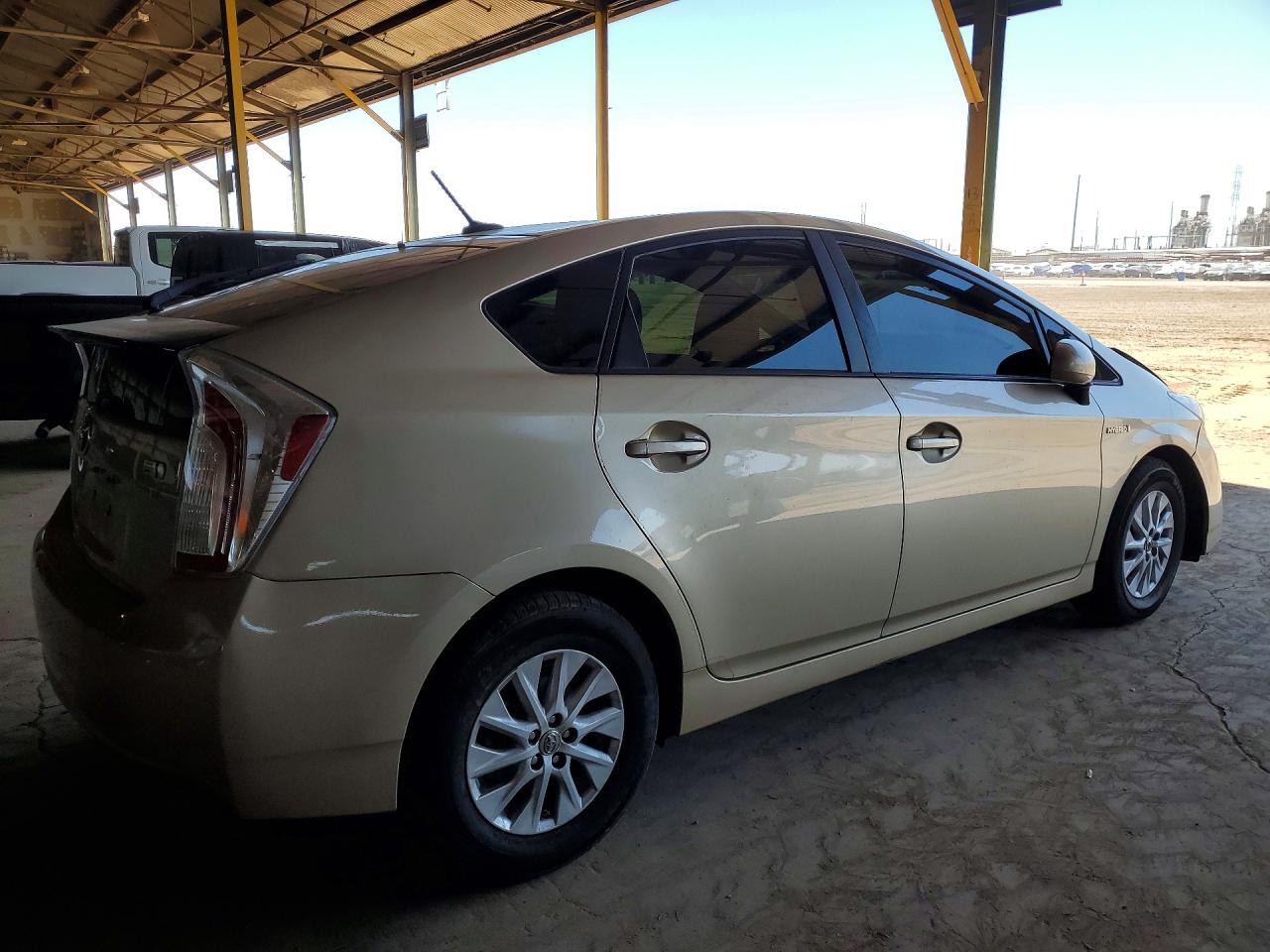2011 TOYOTA PRIUS THREE photo 5