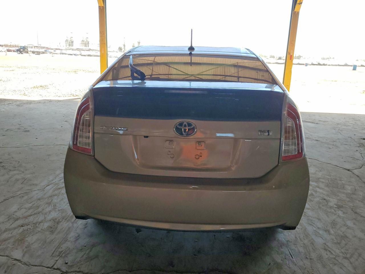 2011 TOYOTA PRIUS THREE photo 11
