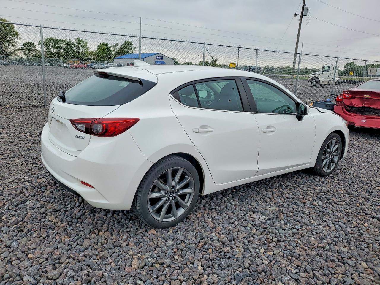 2018 MAZDA 3 TOURING photo 5