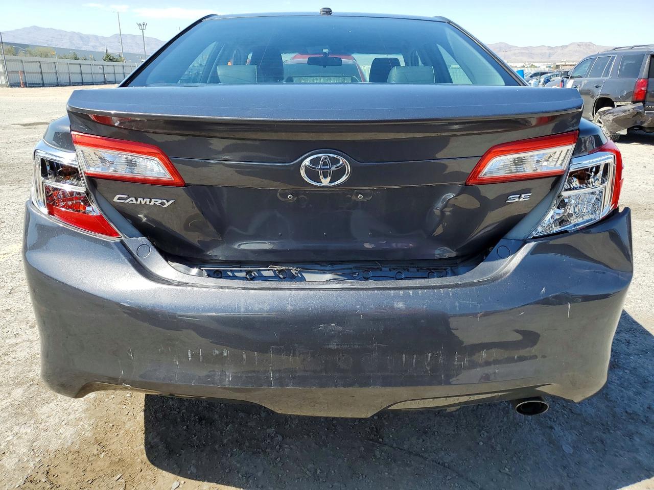2012 TOYOTA CAMRY SE photo 16