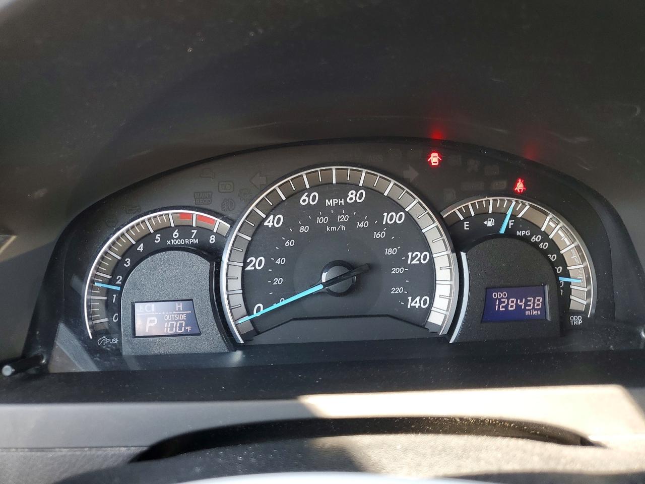 2012 TOYOTA CAMRY SE photo 25