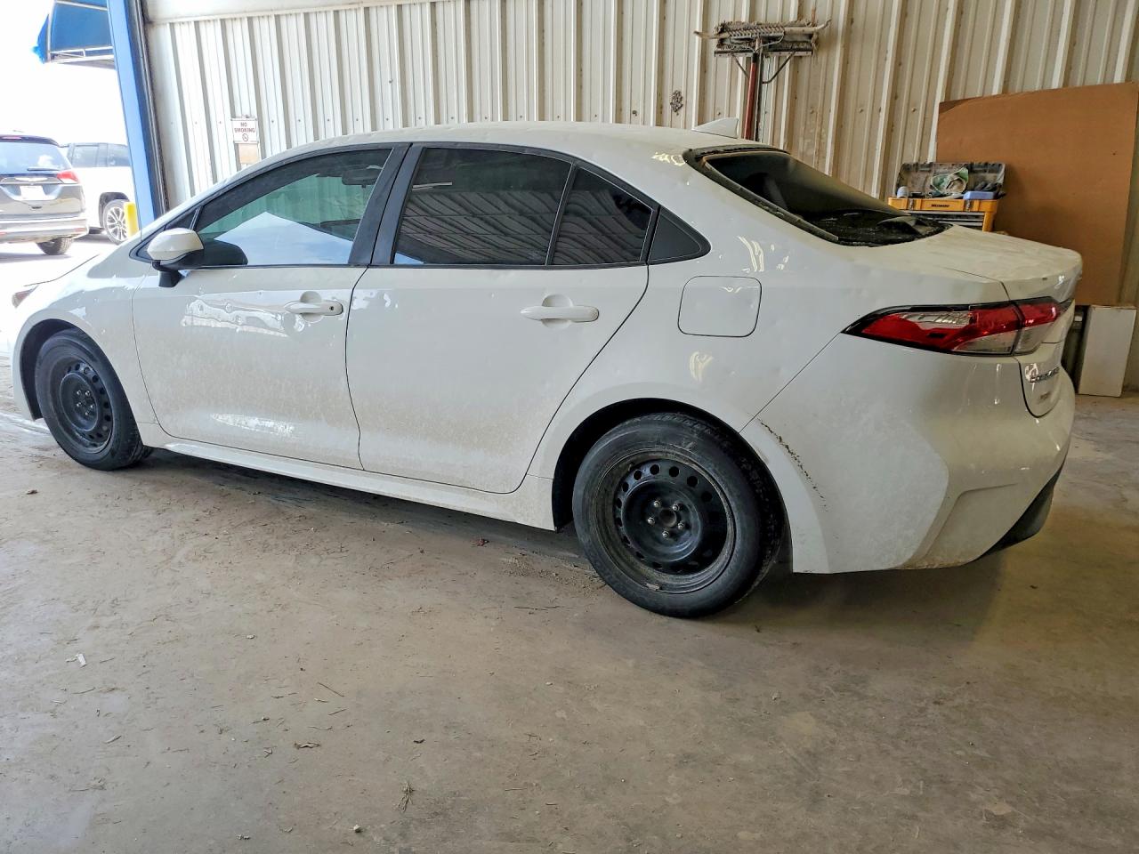 2023 TOYOTA COROLLA LE photo 3