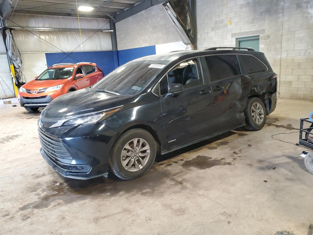 2021 TOYOTA SIENNA