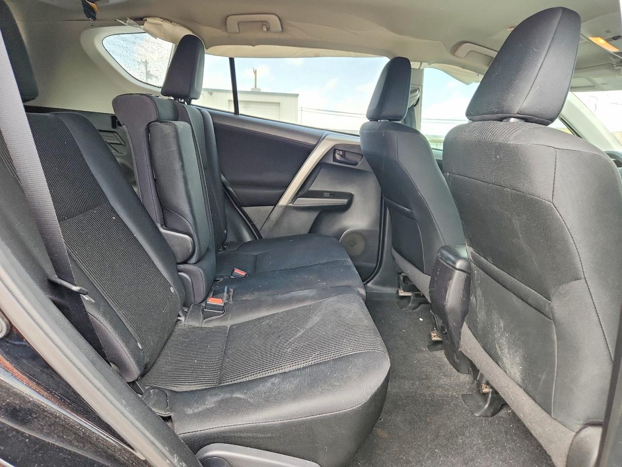 2017 TOYOTA RAV4 LE photo 19