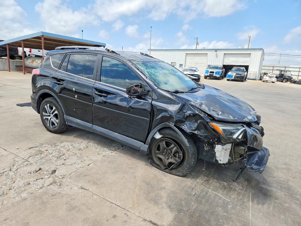 2017 TOYOTA RAV4 LE photo 7