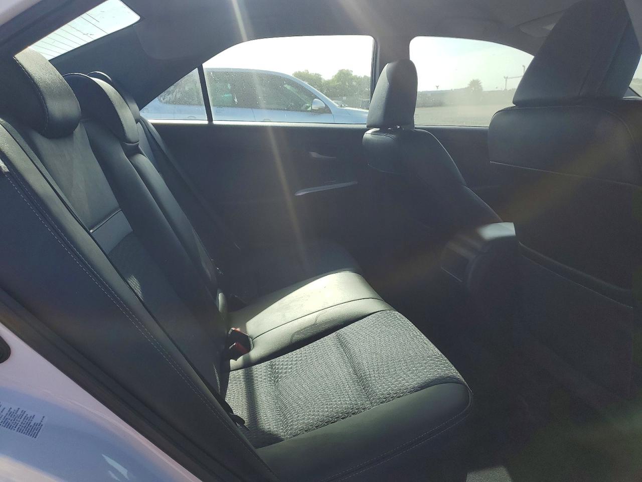 2014 TOYOTA CAMRY SE photo 28