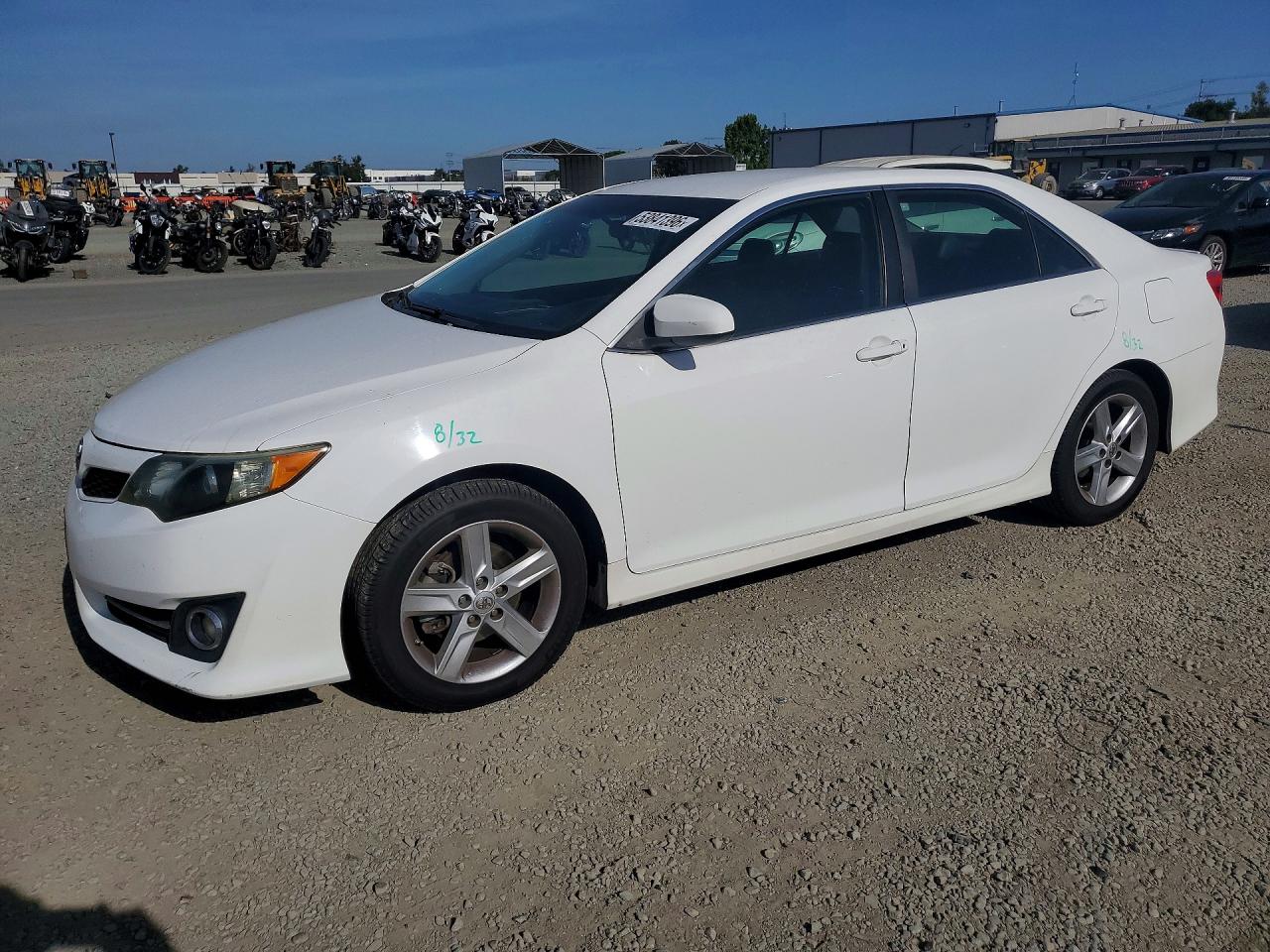 2014 TOYOTA CAMRY