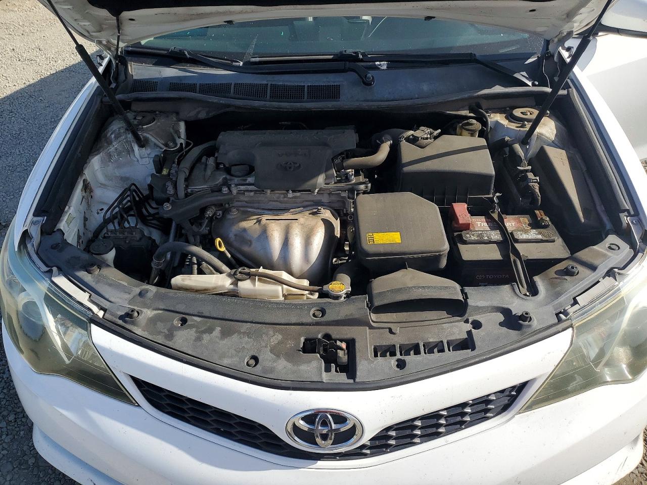 2014 TOYOTA CAMRY SE photo 31
