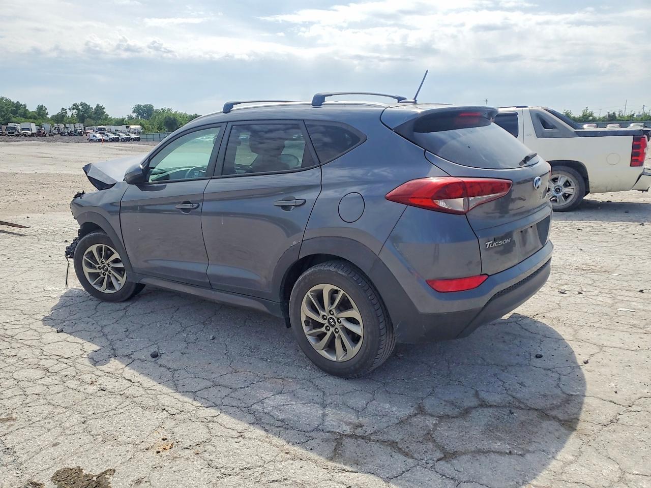 2016 HYUNDAI TUCSON SE photo 3