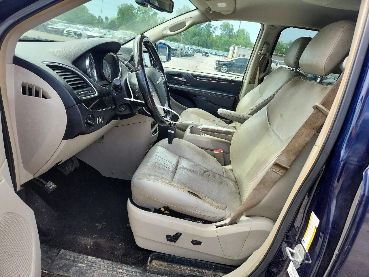 2012 CHRYSLER TOWN & COUNTRY LIMITED photo 7