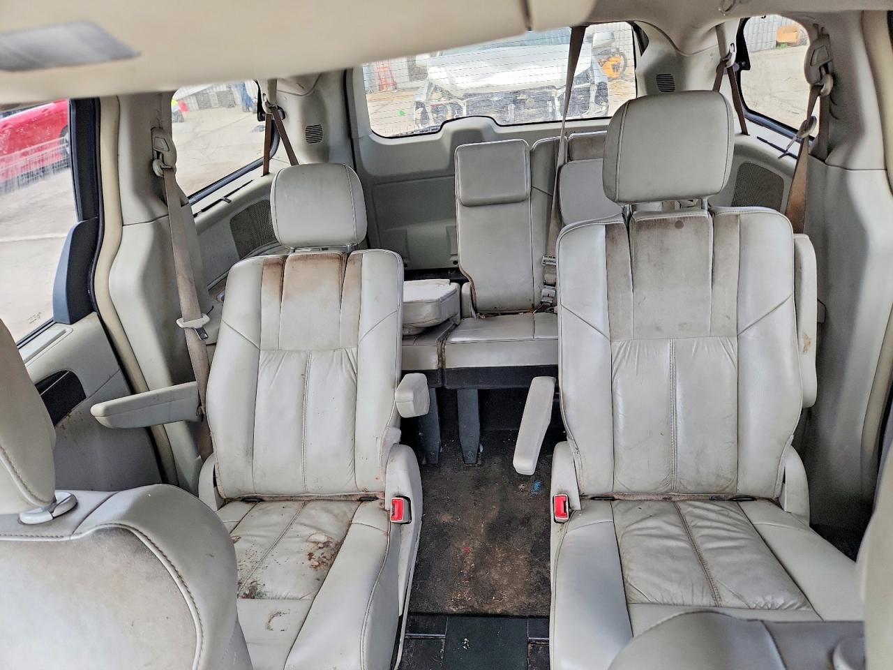 2012 CHRYSLER TOWN & COUNTRY LIMITED photo 10